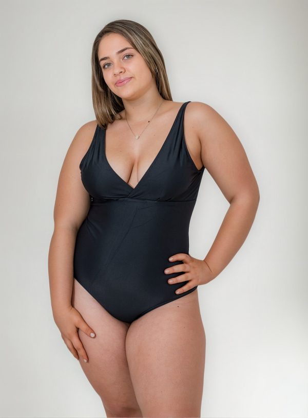 Malla Enteriza Lisa Triangulo. Talles Grandes - Agatha 105
